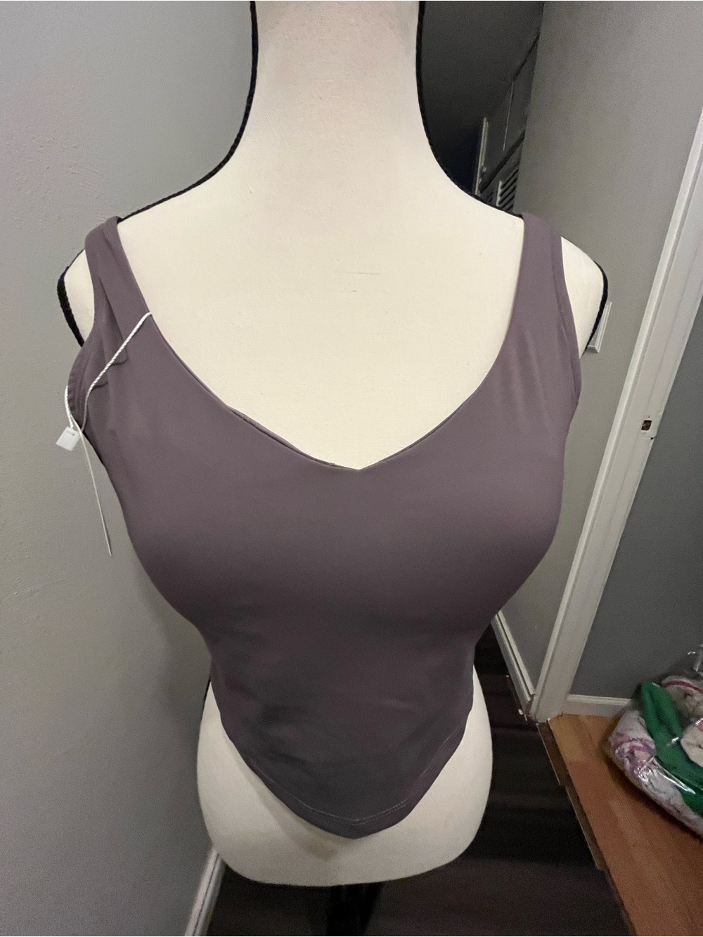 Women’s V-Neck Cropped Tank Top in Mauve